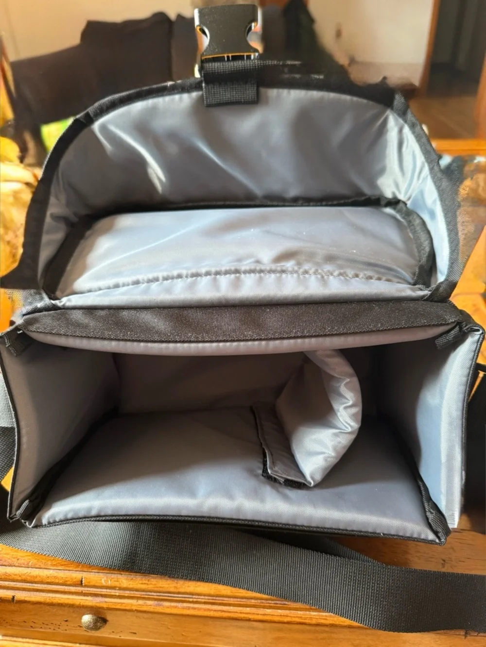 Canon Black Compact Messenger Camera Bag with Adjustable Strap